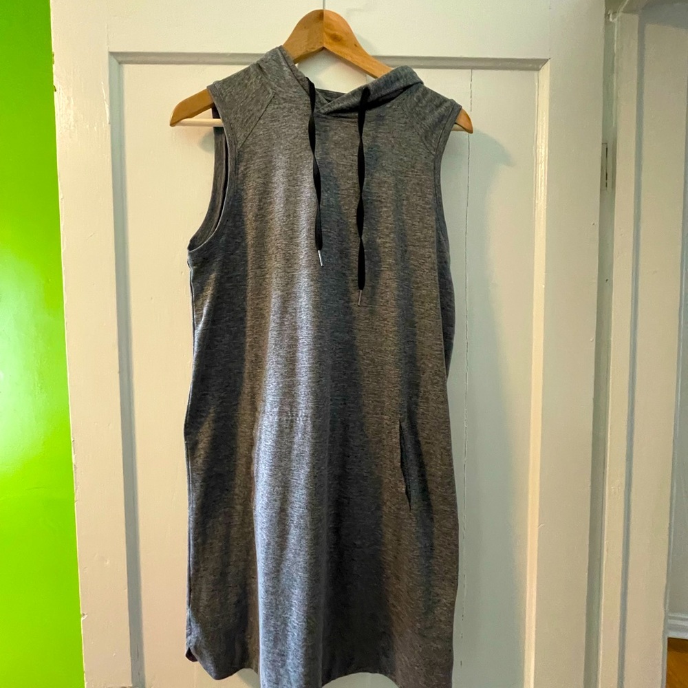 Fantastic, comfortable, sleeveless coverup.